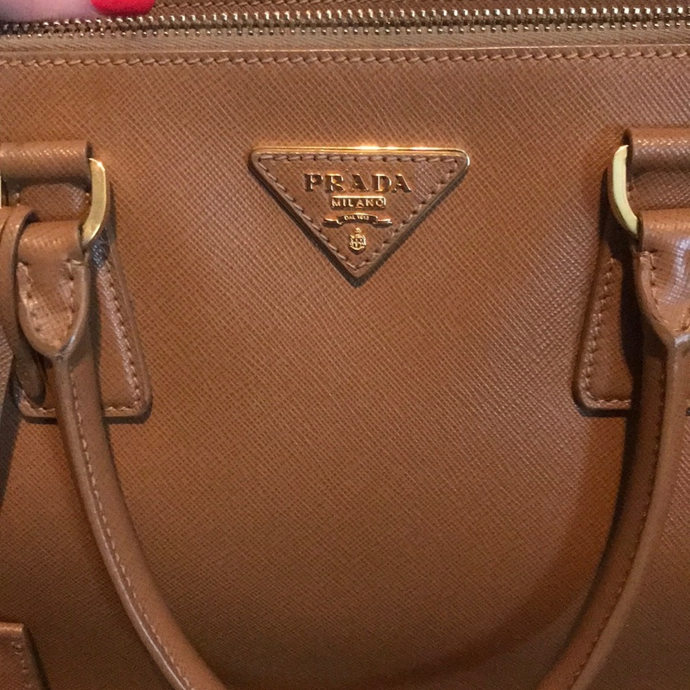 Prada Saffiano Large Galleria Tote - Picture 2 of 8